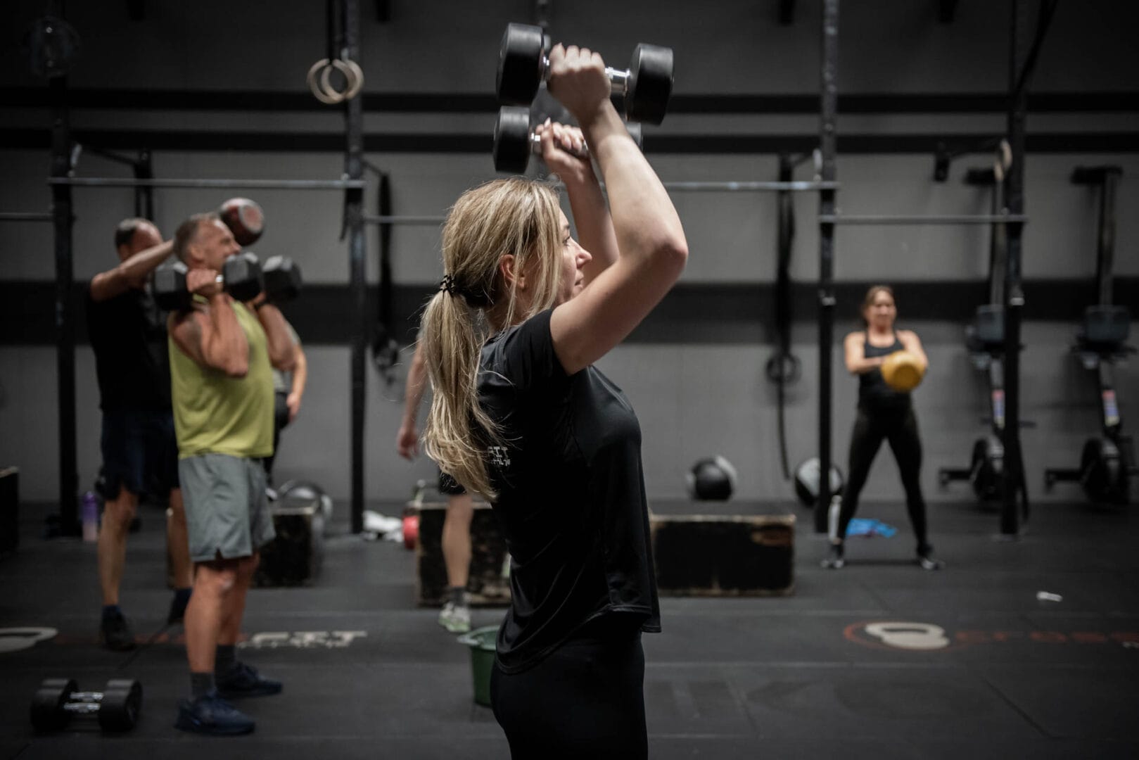 styrketräning för hälsa, fördelar med styrketräning, styrketräning för kvinnor, styrketräning för män, åldras starkt, träna styrka, bättre ämnesomsättning, starkare skelett, styrketräning hjärthälsa, hälsosam livsstil